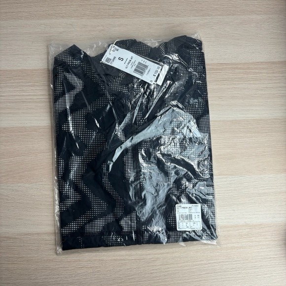 NEW NWT Adidas Men's Small Ultimate WIND.RDY Running Carrera Jacket IT3498 $150 - Picture 3 of 5